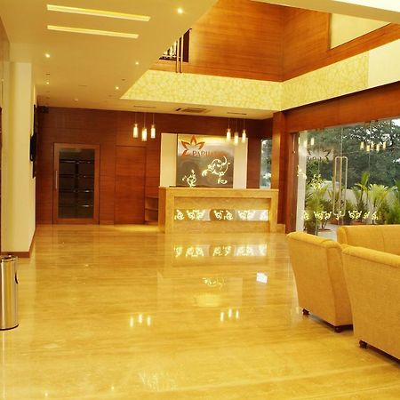 Parijatha Gateway Hotel Бангалор Екстериор снимка