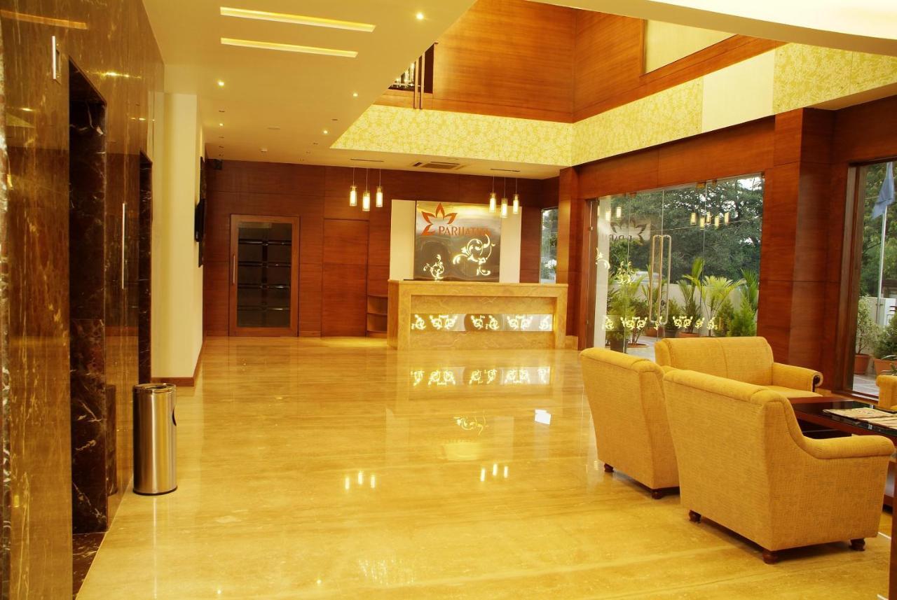 Parijatha Gateway Hotel Бангалор Екстериор снимка