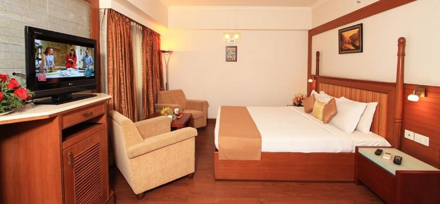 Parijatha Gateway Hotel Бангалор Екстериор снимка