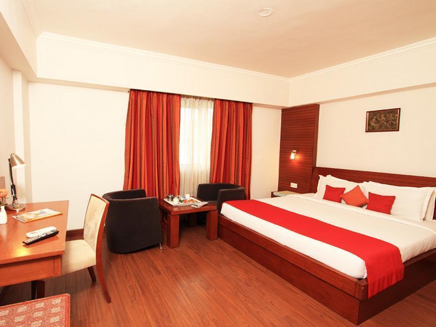 Parijatha Gateway Hotel Бангалор Екстериор снимка