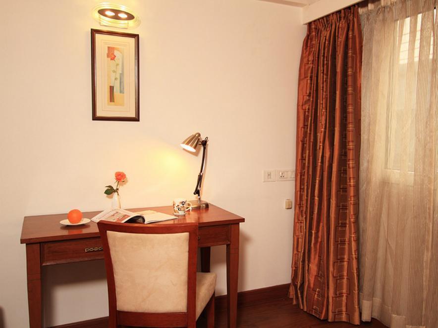 Parijatha Gateway Hotel Бангалор Екстериор снимка
