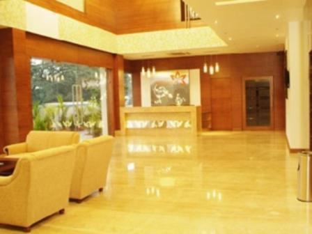 Parijatha Gateway Hotel Бангалор Екстериор снимка